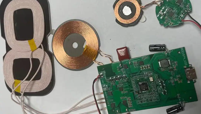 【無線充電器PCB板披覆膠】高性能保護(hù)涂層，保障設(shè)備耐用與穩(wěn)定性