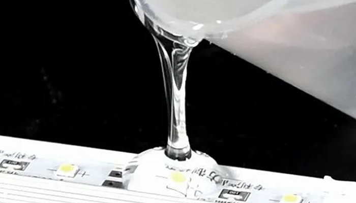 【有機(jī)硅粘接膠】在照明行業(yè)應(yīng)用中?；拈_(kāi)裂的原因？